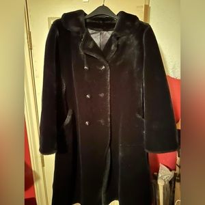 Luxurious vintage plush black faux fur midi coat. EUC